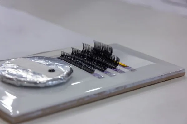 קורס הרמת ריסים