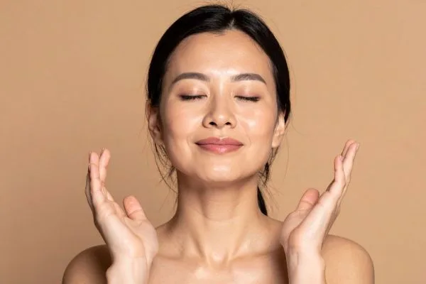 עור שומני בפנים