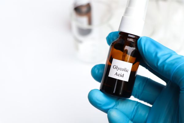 חומצה גליקולית לעור הפנים